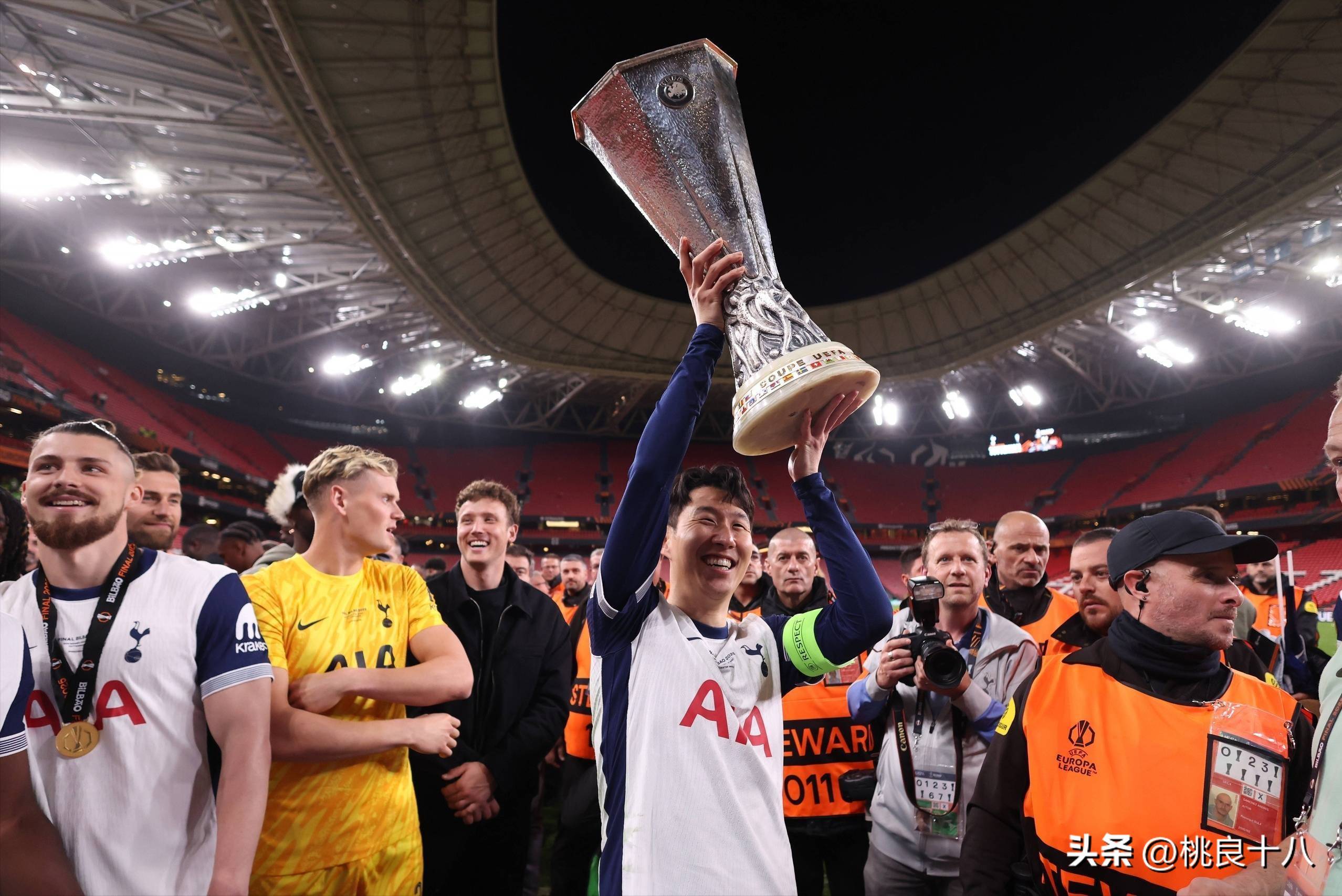 壹号-欧超杯倒计时，曼联清晨外线爆发，细节引发关注，话题不断，赛季目标并未改变的简单介绍