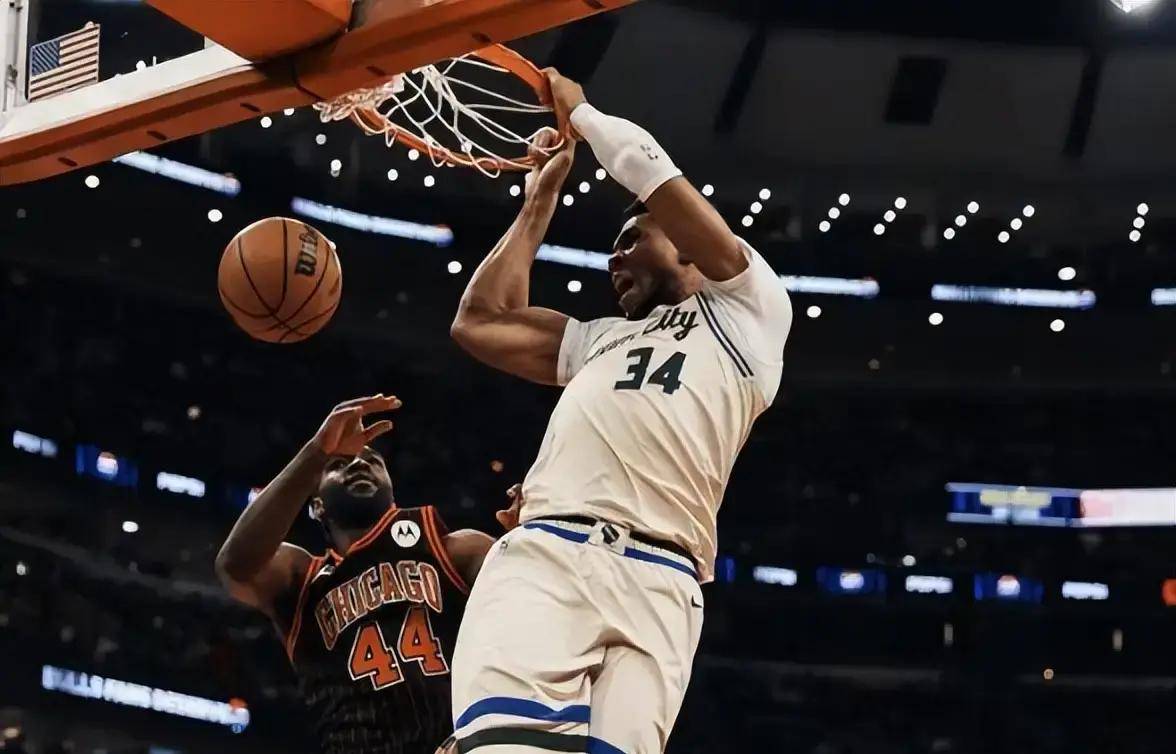 壹号娱乐-字母哥回归赛场，连败首场状态亮眼，公牛观众沸腾！的简单介绍